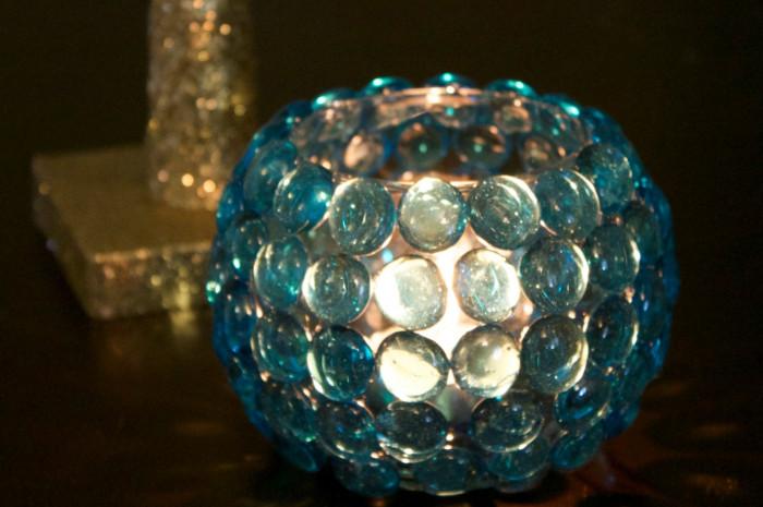 Свещи със стъклени камъчета