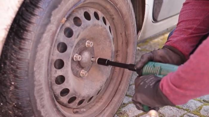 Стъпка 6: Премахнете гайките напълно