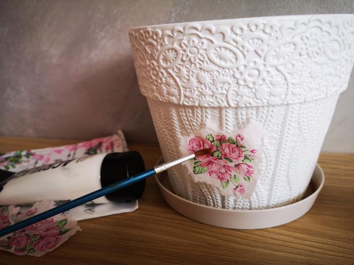 Стъпка №4: Започнете със същинския декупаж