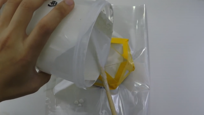 СТЪПКА 4: ПОДГОТОВКА НА ГИПСА И ОТЛИВАНЕ