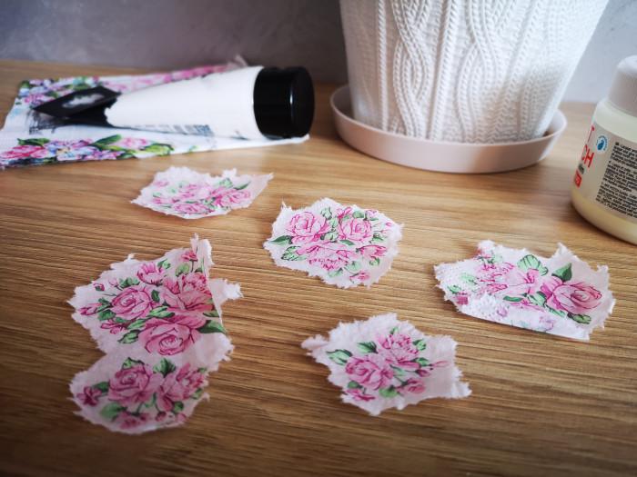 Стъпка 3: Подгответе си елементите от салфетки