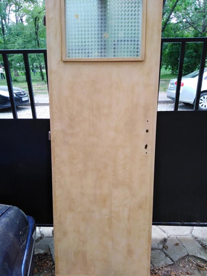 Премахване на стар лак на врати