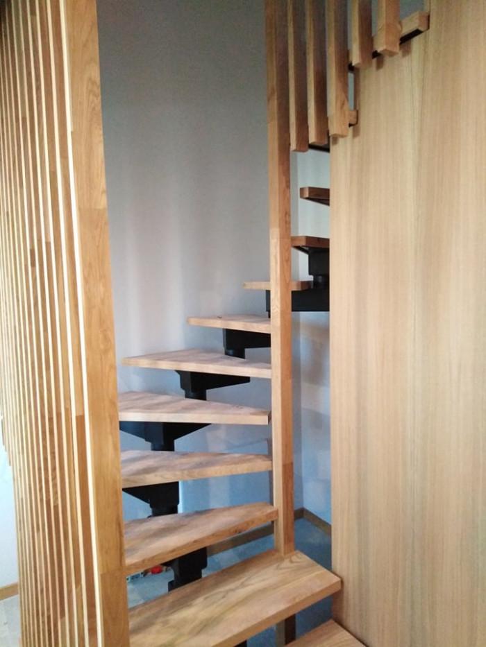 Дървена облицовк на стълби