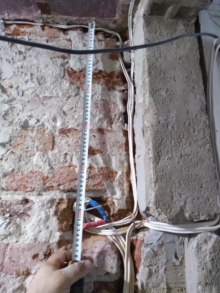 С внимание към местата, където минават кабели