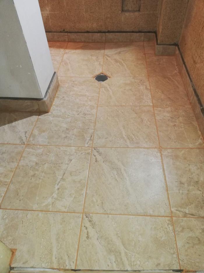 Под на баня