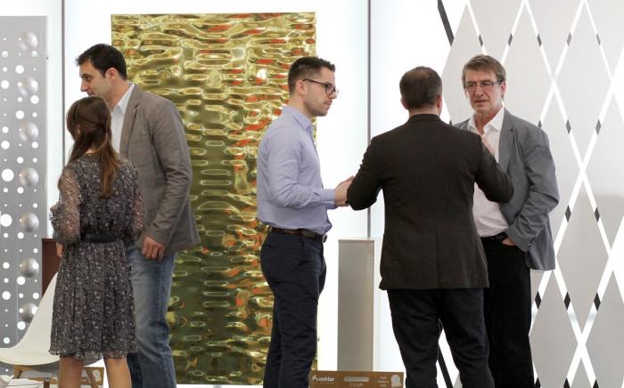 Управлението е вече онлайн