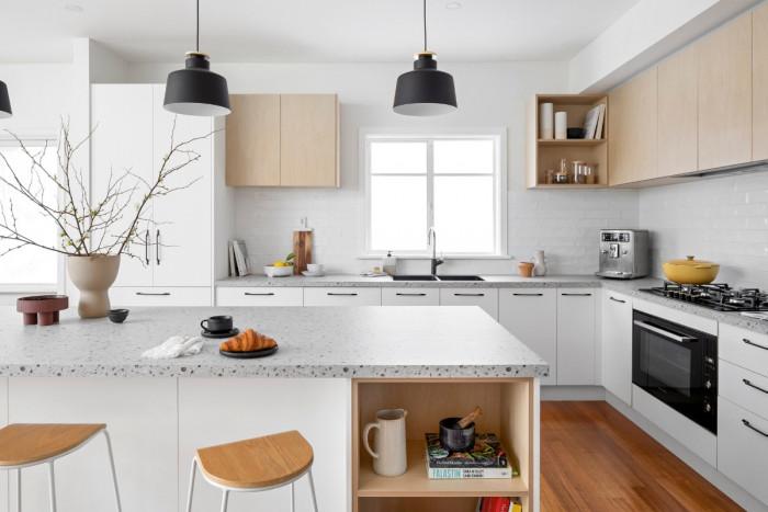 Смесване на материали за по-ориентирано към дизайна готварско пространство