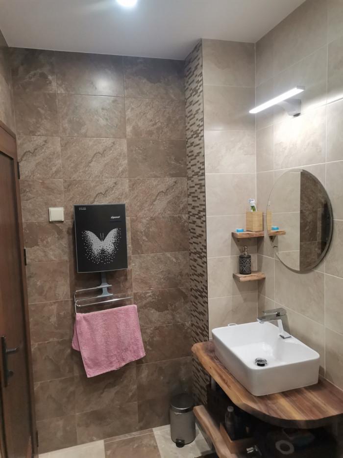 Дървени плотове и етажерки, санитария