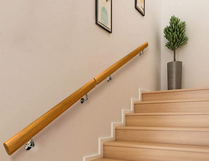 Дървен парапет