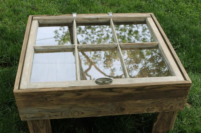 Маса за хола