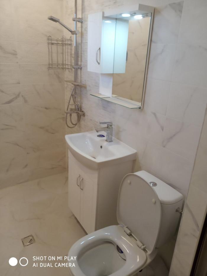 00AB785C-C89F-4D26-8F49-18299056A9CB