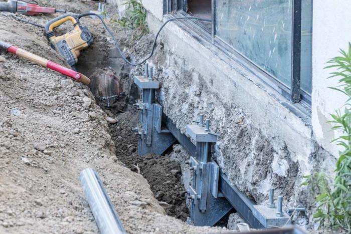 Носещи стълбове за укрепване на фундамента