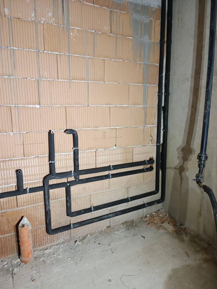 2BA31E09-11AD-4101-99F0-AA3905E9EB43