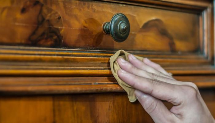 Поправете сами драскотините по дървените мебели