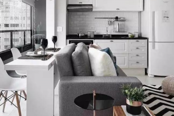 Светли нюанси и огледала