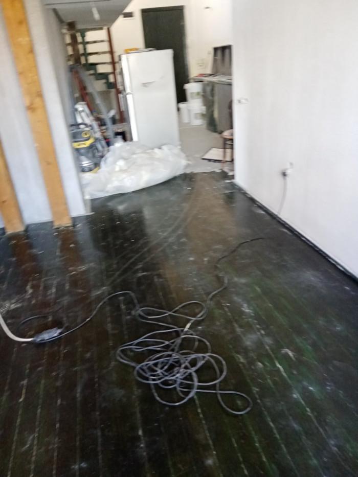 C1297B83-E83C-4812-898B-D12558972B7E