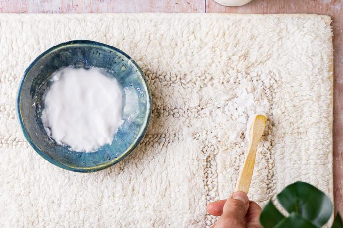 Премахване на мазни петна със сода