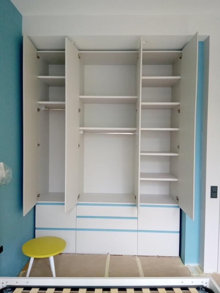 Гардероб в детска спалня