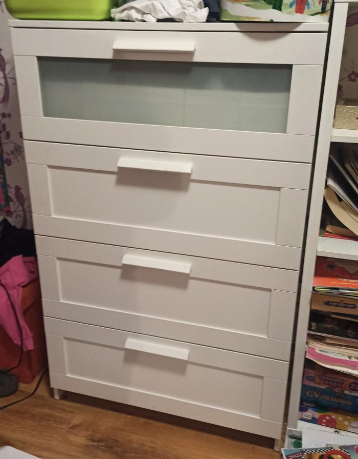 Икейски скрин