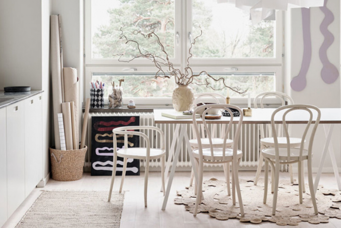 Бели стени - главен елемент на интериора