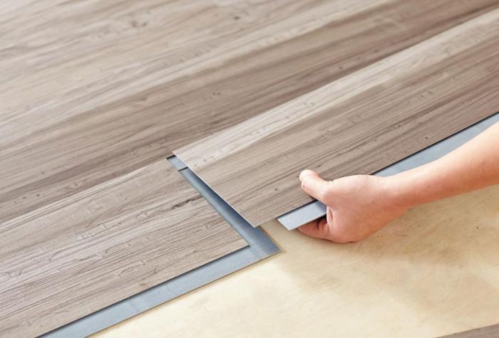 Полагане на винилова настилка