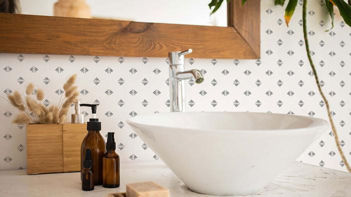 Да поставим ли тапети в банята - плюсове и минуси