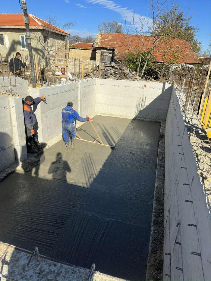 Груб строеж