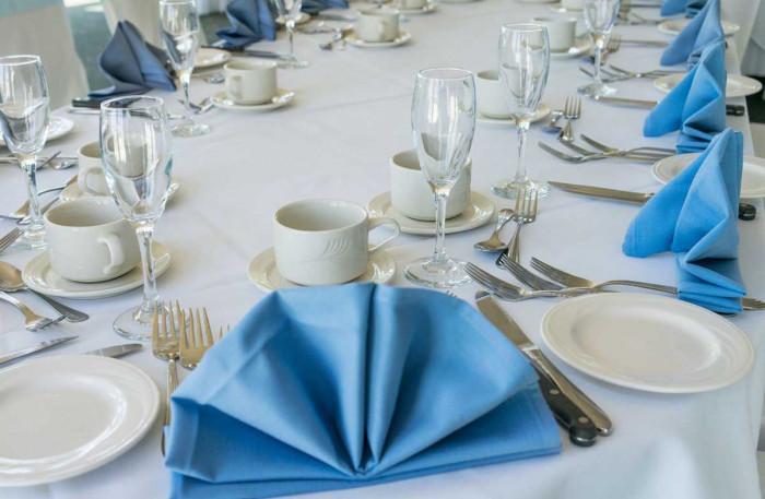 Как да подредите масата за официална вечеря