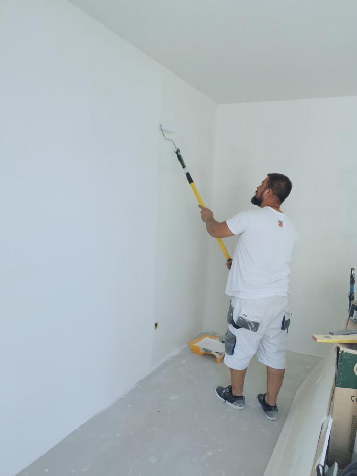 Боядисване със бял латекс