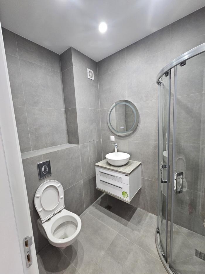 Баня с окачен тавав