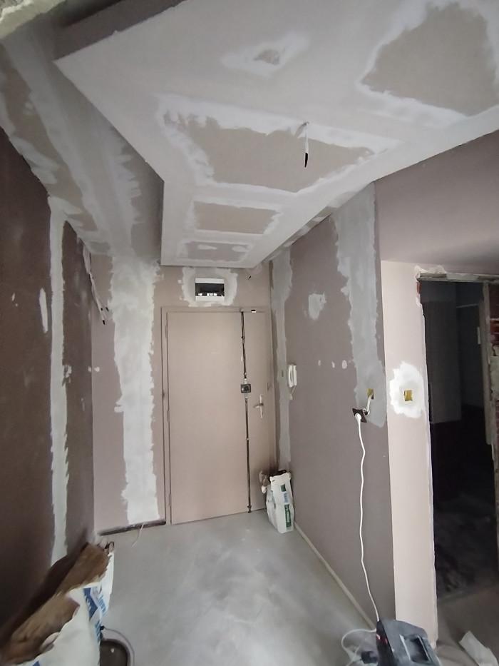 Готови тавани в антре