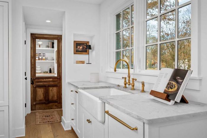 Проверете и освежете уплътненията на прозорците и вратите