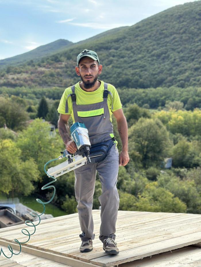 IMG-e4bb9c00d923c02ce061be93463ebe83-V