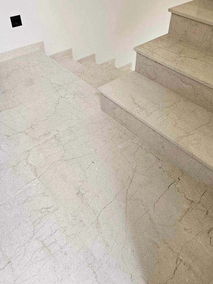 площадка, стъпала, цокъл