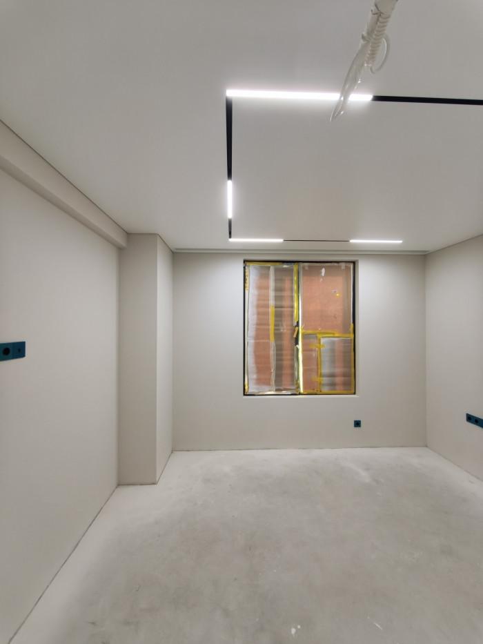 8005