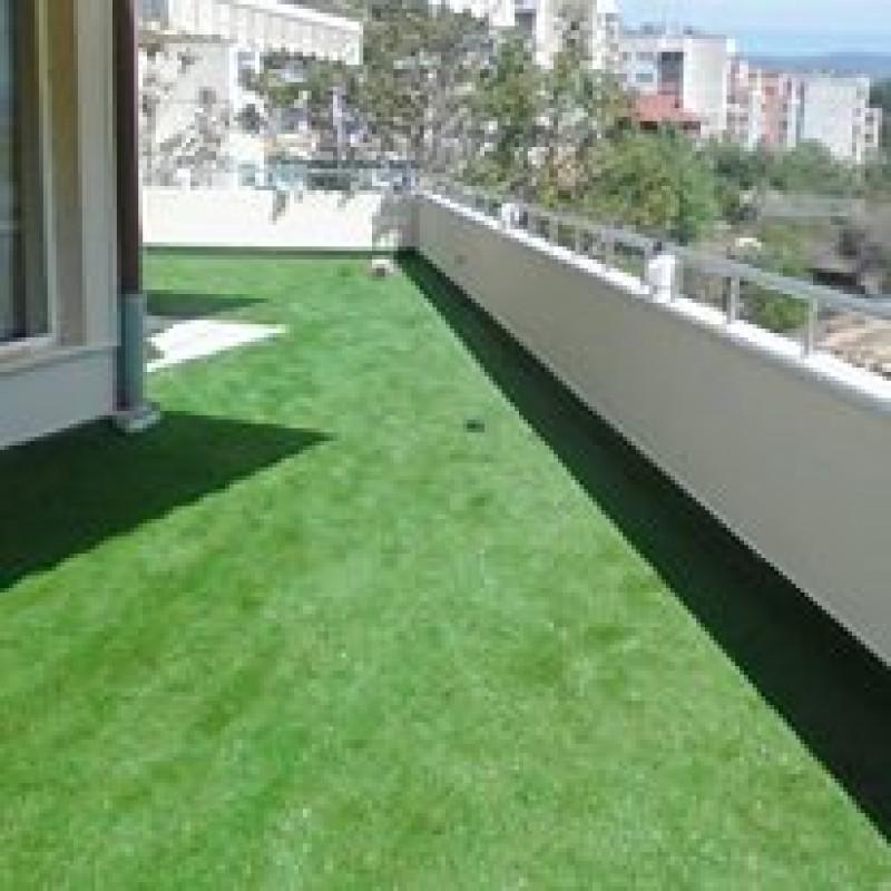 изкуствена трева