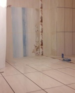 Полузавършена баня