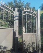 Метална врата