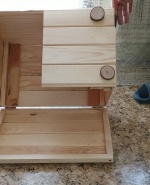 Къщичка за домашни любимци с подвижно дъно за лесно почистване