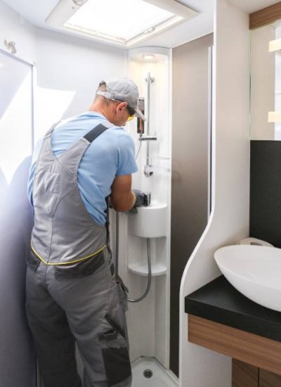 Монтаж на душ кабина