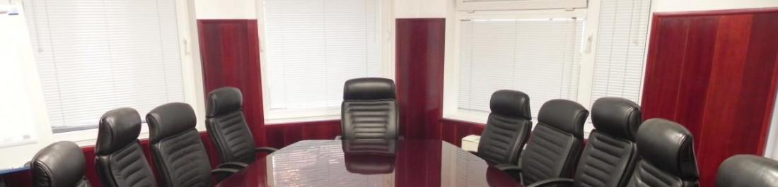 Заседателна маса-300 см.