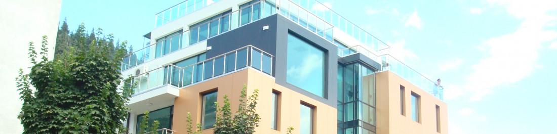 Фасада, дограма, вградени врати