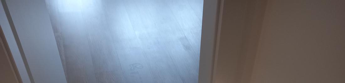 Осветление на малък коридор със сензор за движение