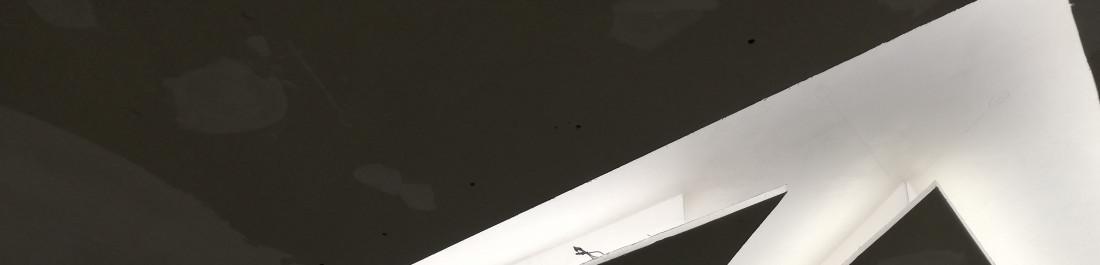 Окачен таван със скрито осветление