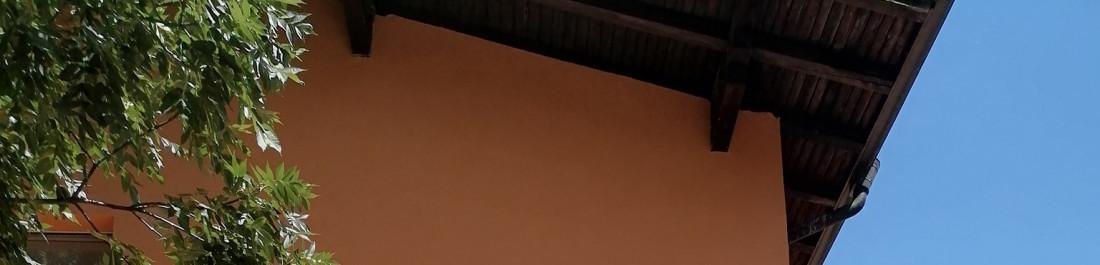 Метална рамка за окачване на рекламен банер в 107.ОУ, град София