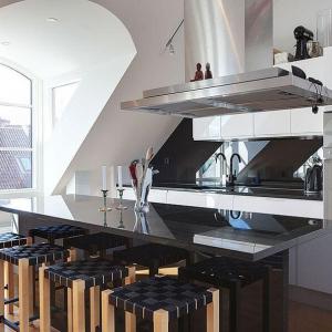 Класика в черно