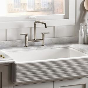 Практично домакинство с мивка от емайлиран чугун