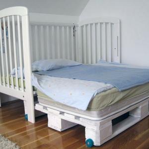 Подвижно и обезопасено легло