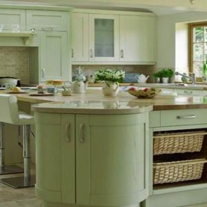 Мента и нежно жълто