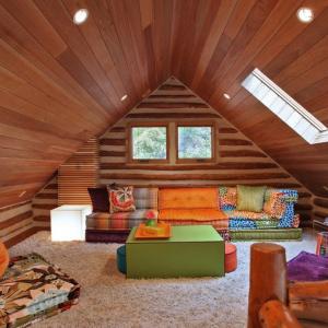 Номер 4: Мансарда в бохемски стил